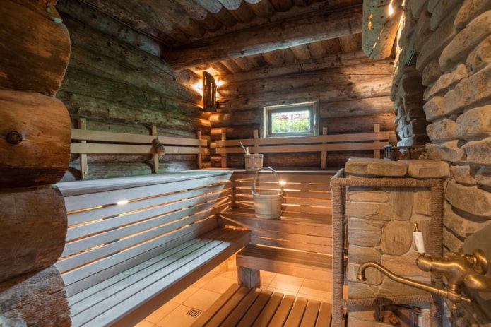 interior de la casa de baños