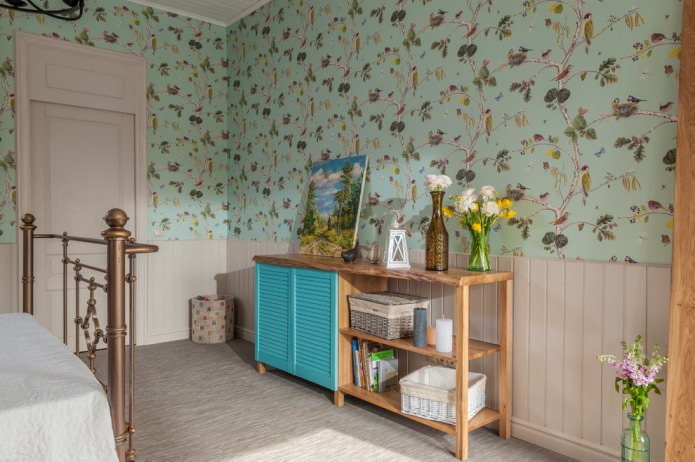Decoración en el interior de un dormitorio al estilo provenzal