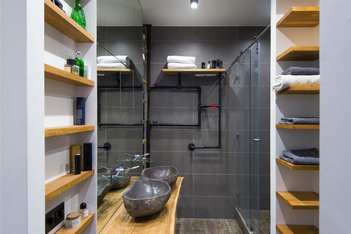 tuberías en un baño tipo loft