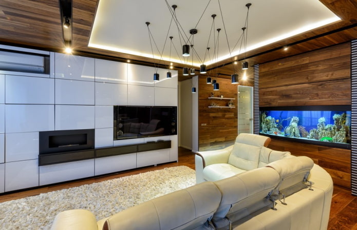 interior de sala de estar con acuario