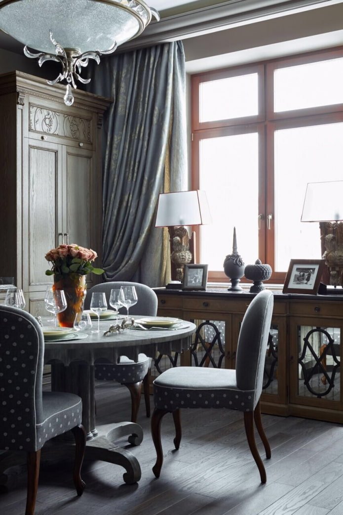 comedor de estilo tradicional inglés