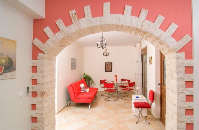Arco con imitación de piedra