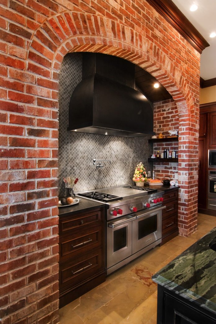 Arco de ladrillo en la cocina