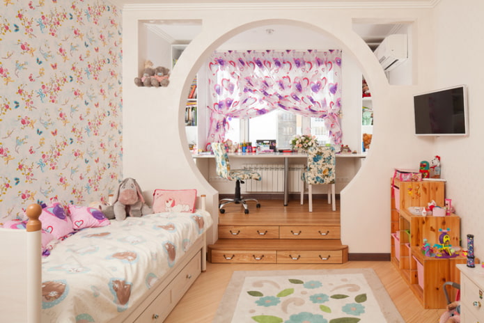 arco inusual en la habitación de un niño