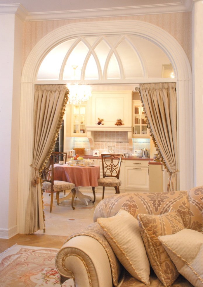 diseño de arco en el interior de la cocina