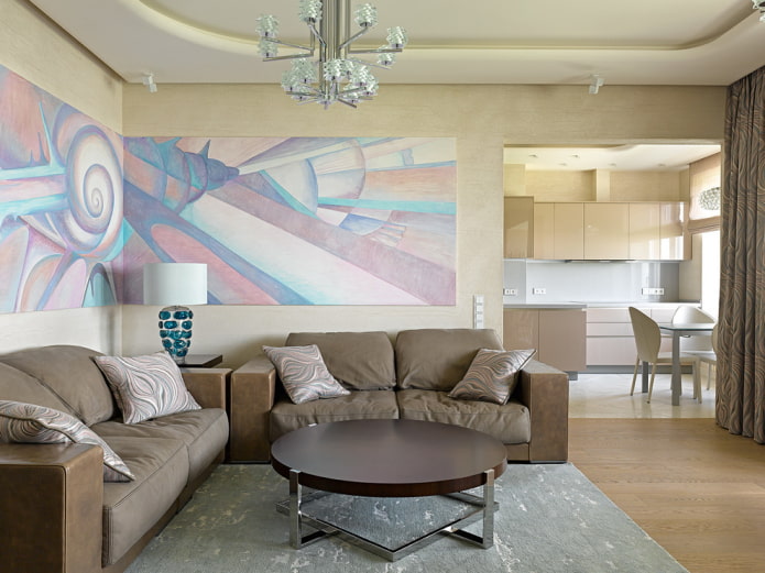 Arco en el interior del salón en estilo moderno