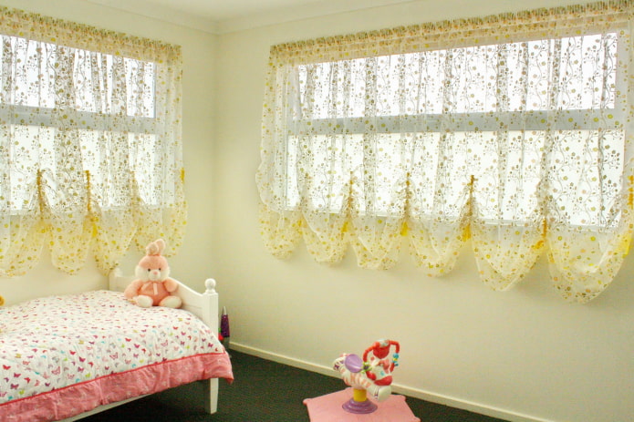 cortinas austriacas amarillas