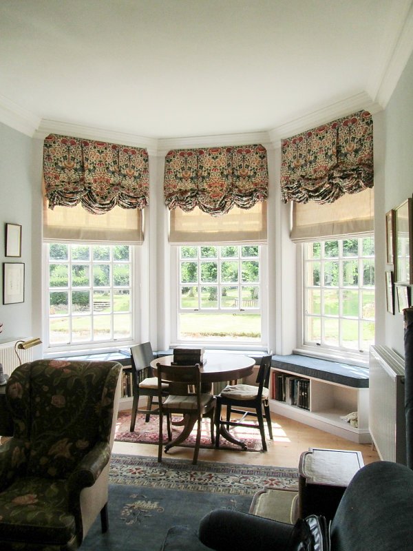 Cortinas austriacas en combinación con otras cortinas