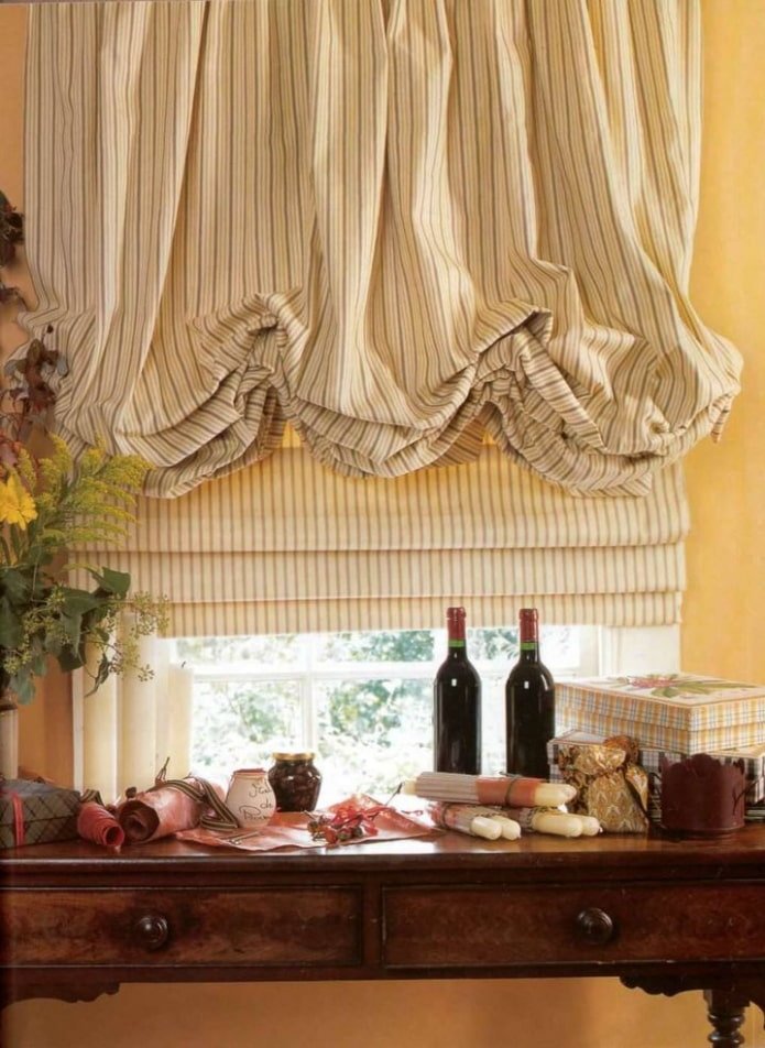 Cortinas austriacas en combinación con otras cortinas