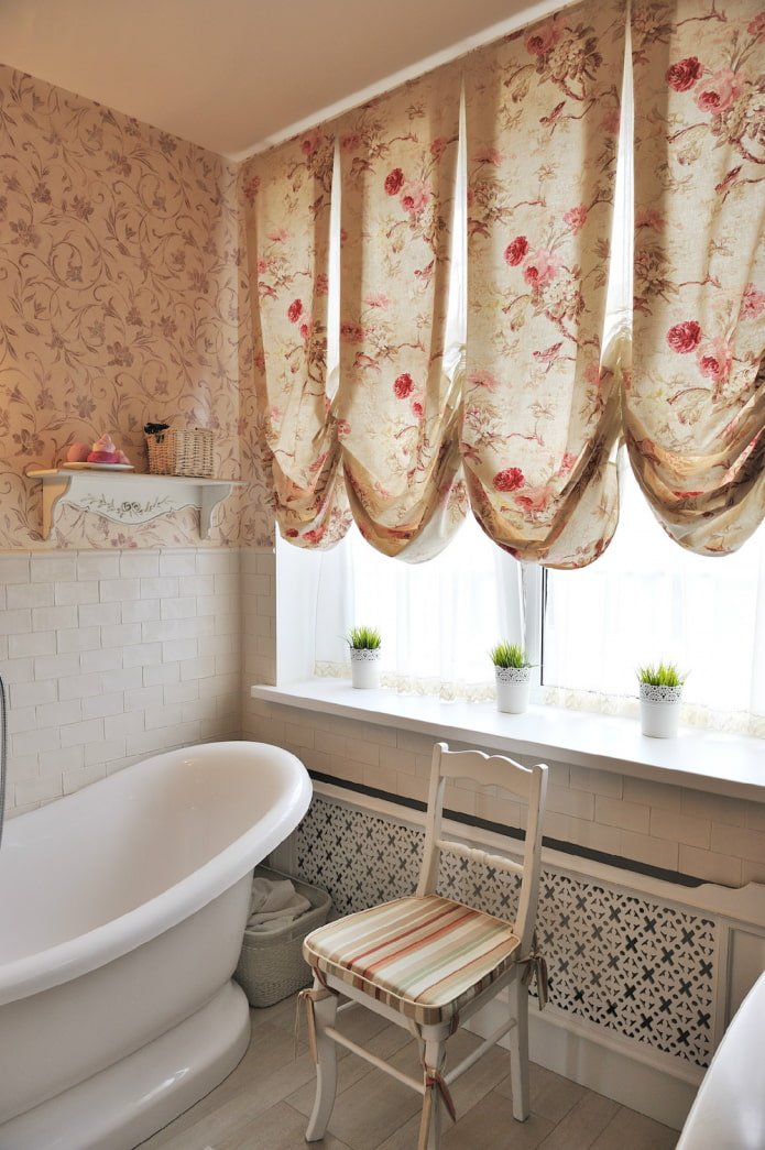 Cortinas austriacas con estampado floral