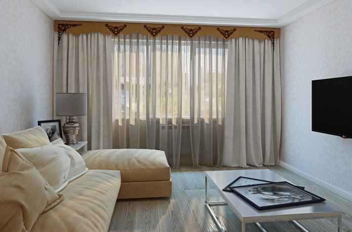 lambrequín con apliques en el interior