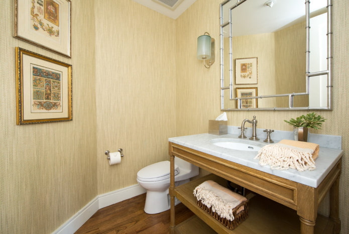 Papel pintado de bambú beige en el baño