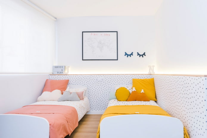 combinación de blanco con amarillo y melocotón
