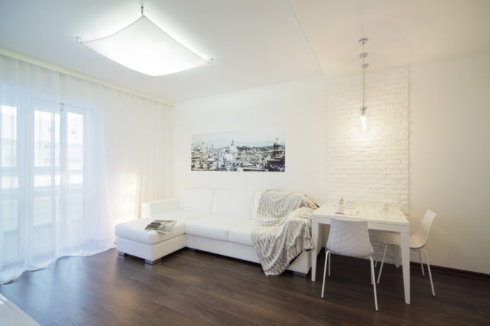 Decoración de salón en tonos blancos