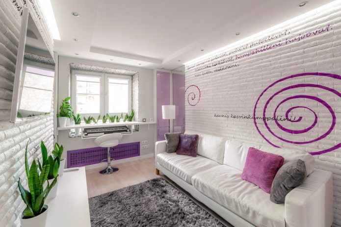 interior de sala de estar blanca con acentos brillantes