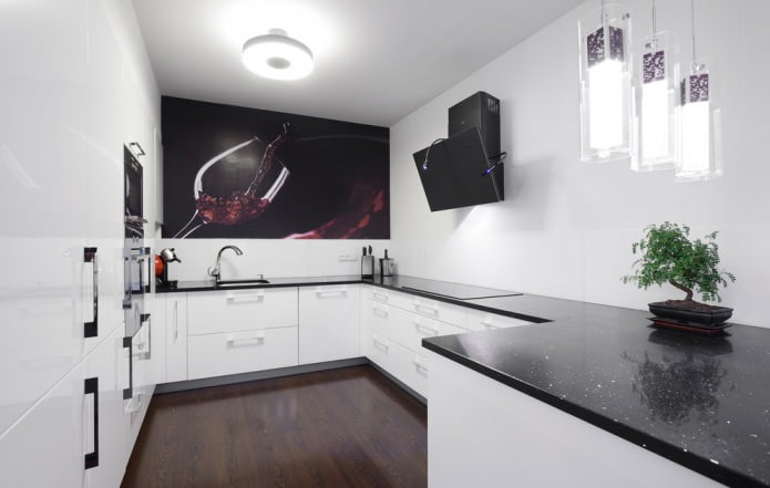 papel pintado fotográfico en la cocina con encimera negra