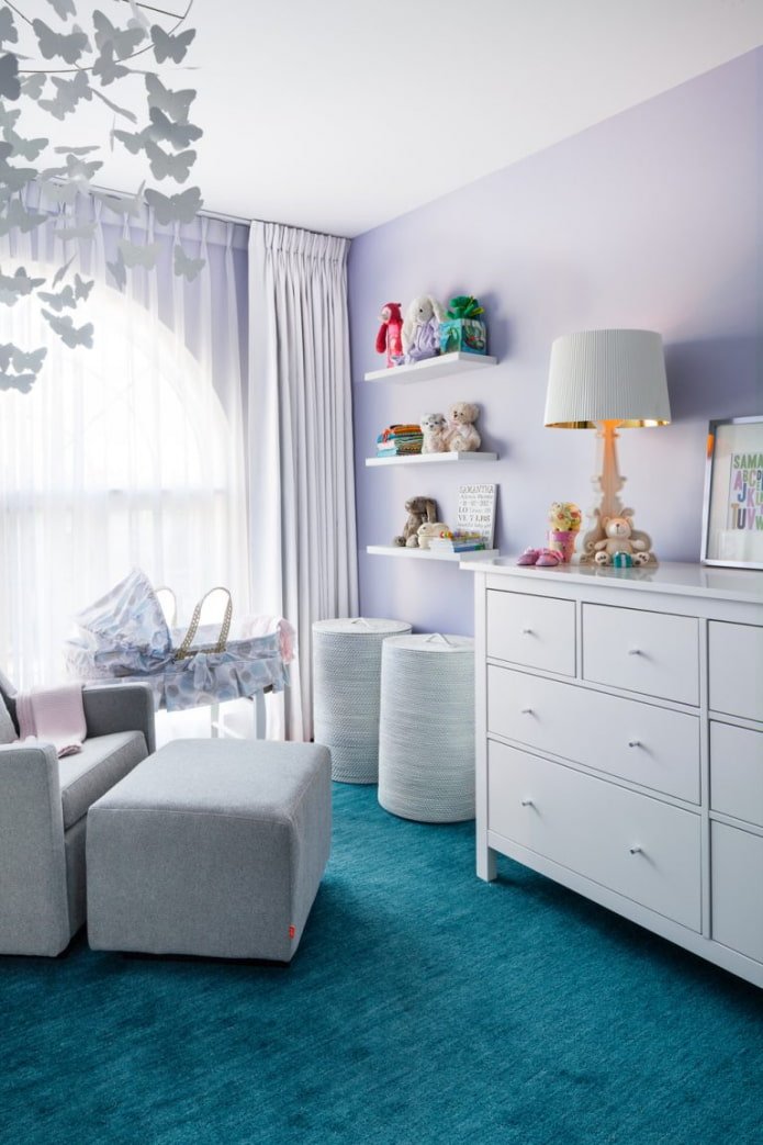 habitación infantil en tonos pastel