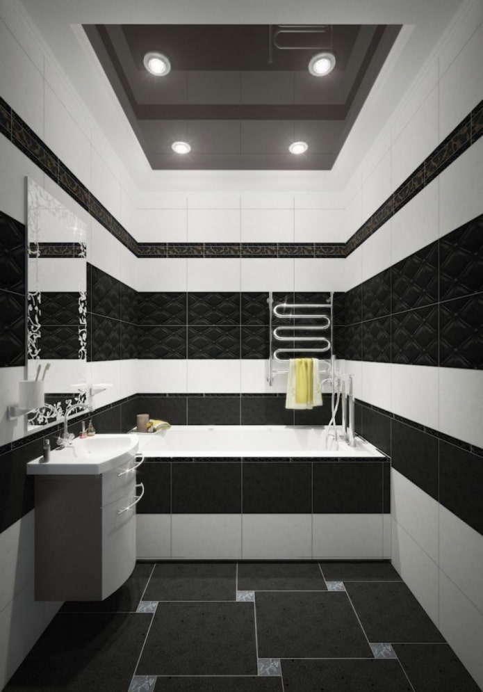 acabado de azulejos en blanco y negro en el baño