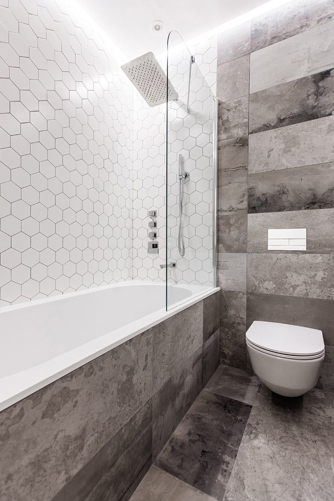 disposición de azulejos en el interior del baño