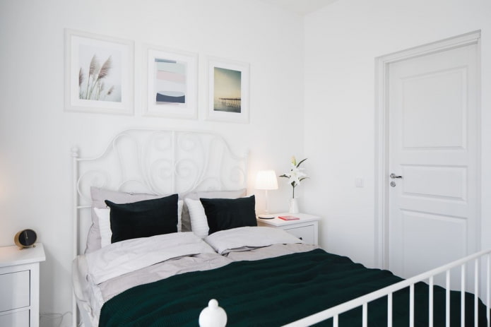 Textiles y decoración en el dormitorio en tonos blancos