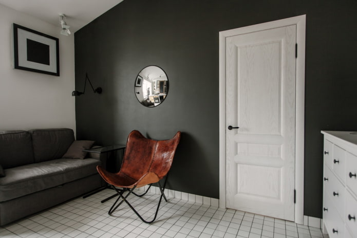 puertas de madera blancas en el interior