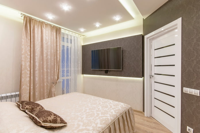 Puertas blancas brillantes en el interior