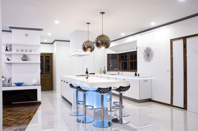 Suelo blanco en la cocina