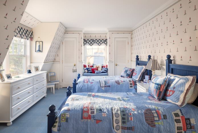 Papel pintado beige en la habitación de un niño