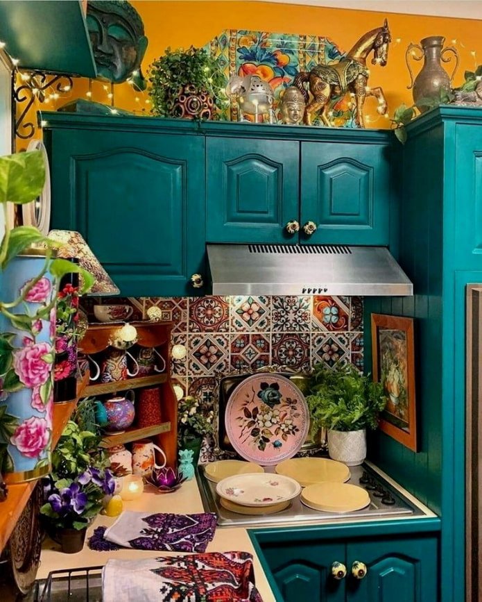 cocina boho luminosa