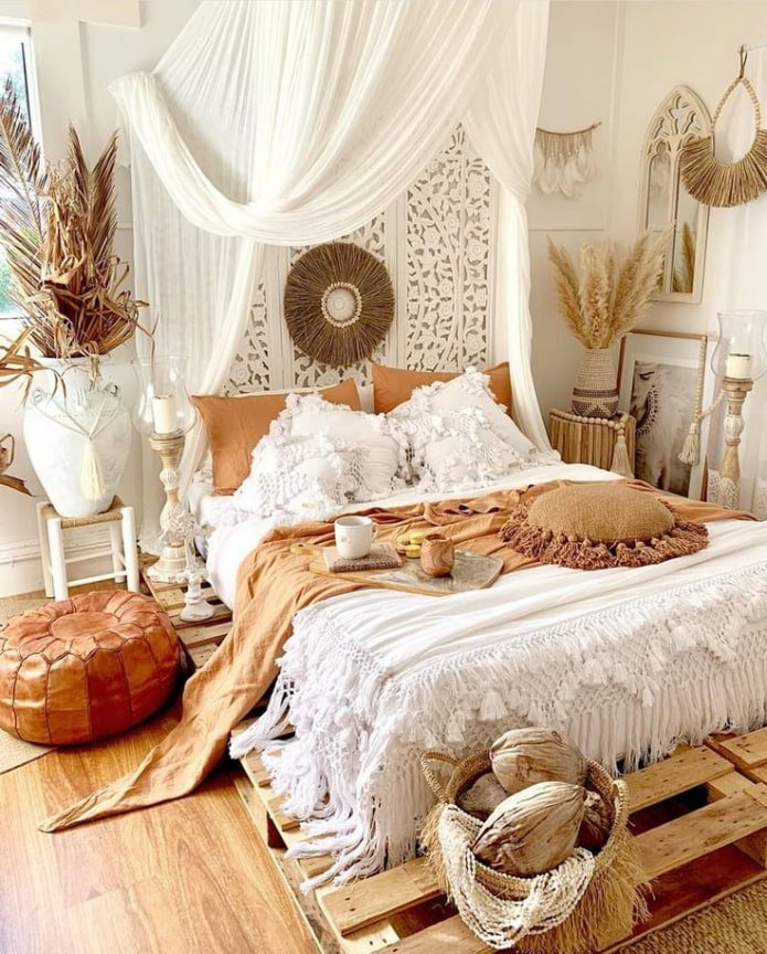 cama de palets en el interior