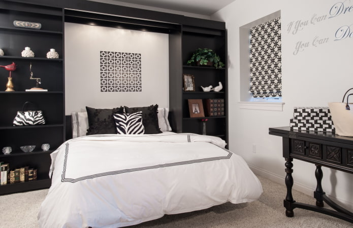 Muebles en el interior del dormitorio en Tonos blanco y negro