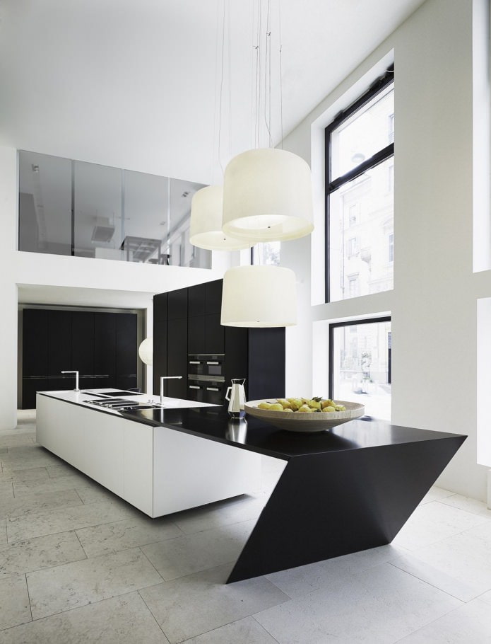 Conjunto negro moderno en el interior de la cocina
