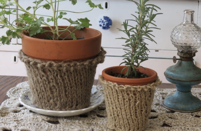 maceta con decoración de punto