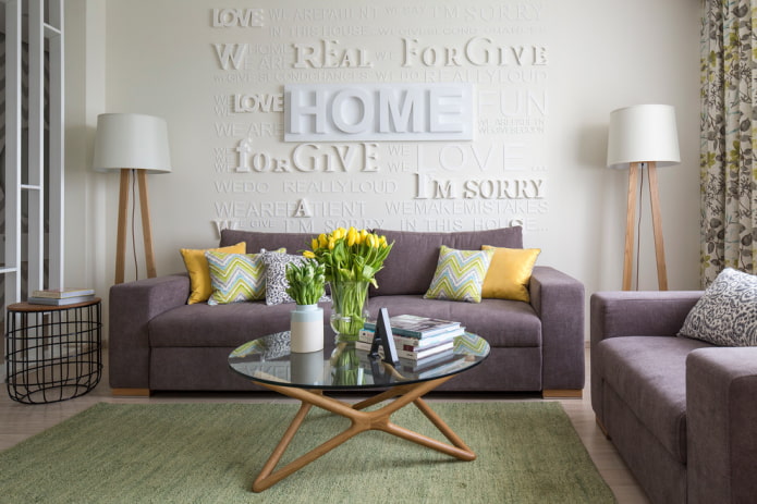 letras en la pared del salón