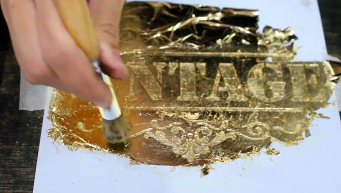 aplicar pintura dorada