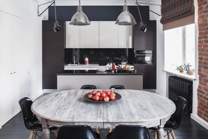 Mesa de madera gris en el interior