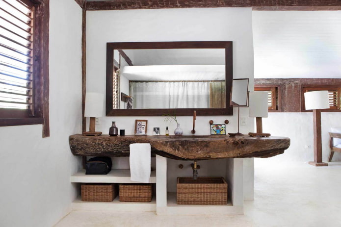 Encimera de madera sin tratar en el interior