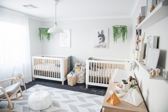 Habitación blanca para gemelos