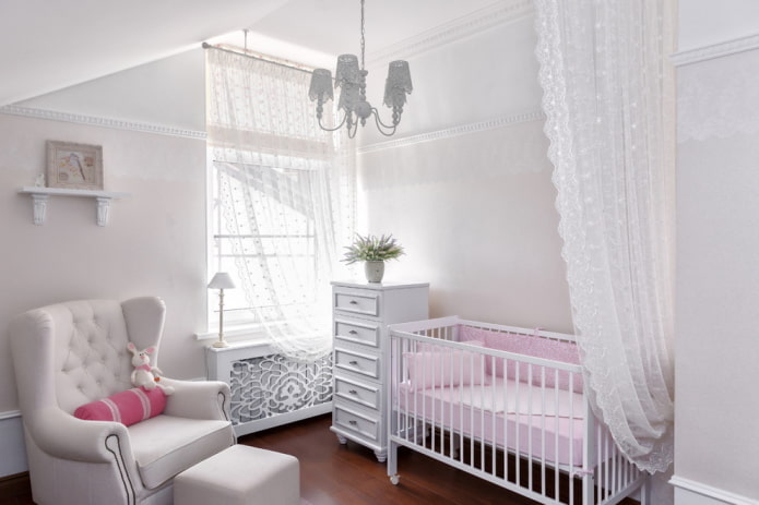 decoración y textiles en el interior de la habitación infantil Para el bebé