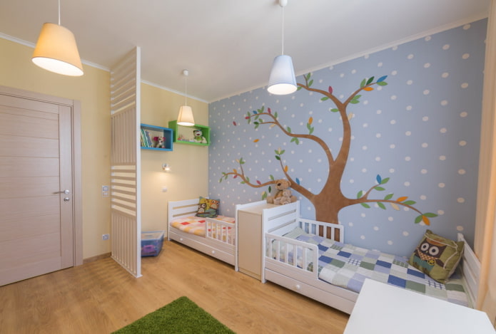 Iluminación en el interior del dormitorio para niños de diferentes sexos