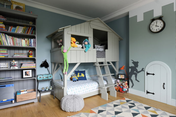 Casita litera en la habitación