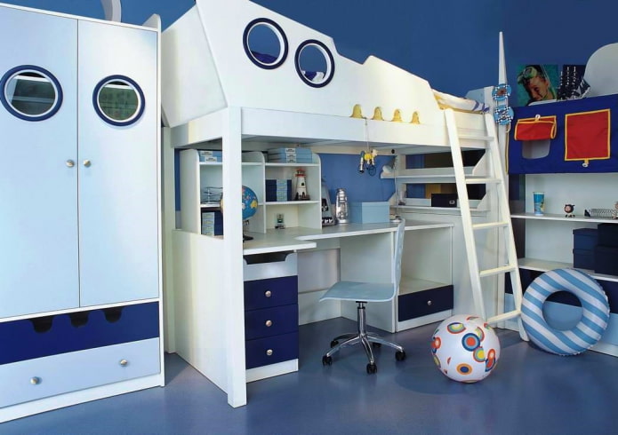 modelo de dos niveles en una habitación infantil de estilo marinero