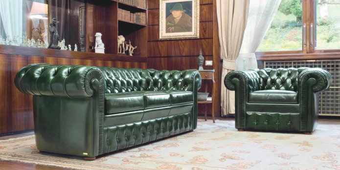 sofa and chair in carriage coupler