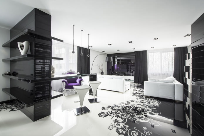 Interior de habitación en blanco y negro con morado