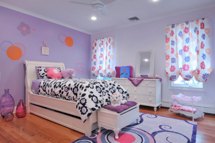 Habitación lila para niña