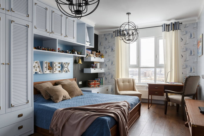 cama grande en la habitación infantil