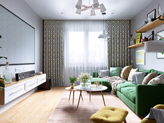 Habitación luminosa con sofá verde