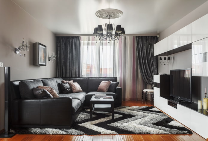 Interior de una sala cuadrada de 18 m²