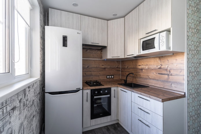 refrigerador en la cocina de 5 m²