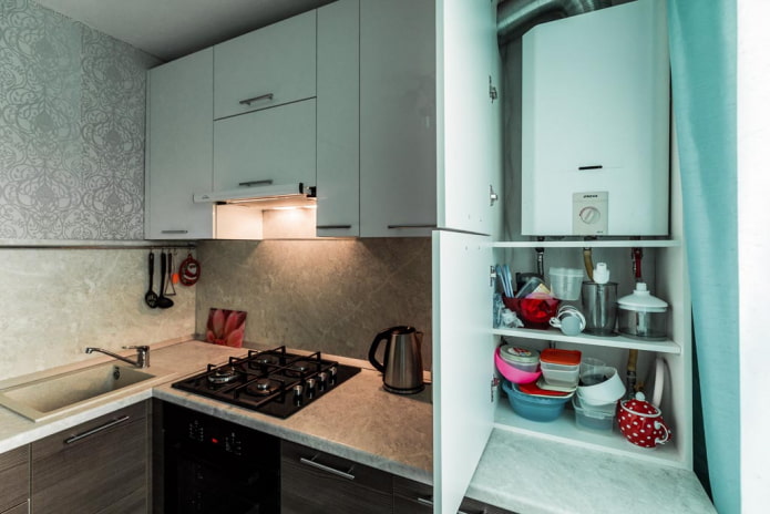 área de cocina de 5 m² con calentador de agua a gas